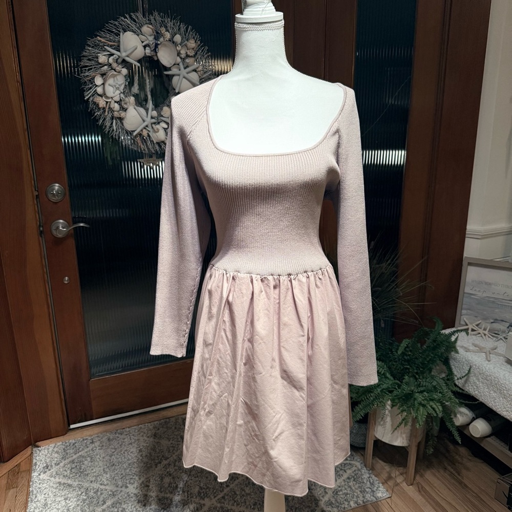 Express Long Sleeve Scoop Neck Dress🌞